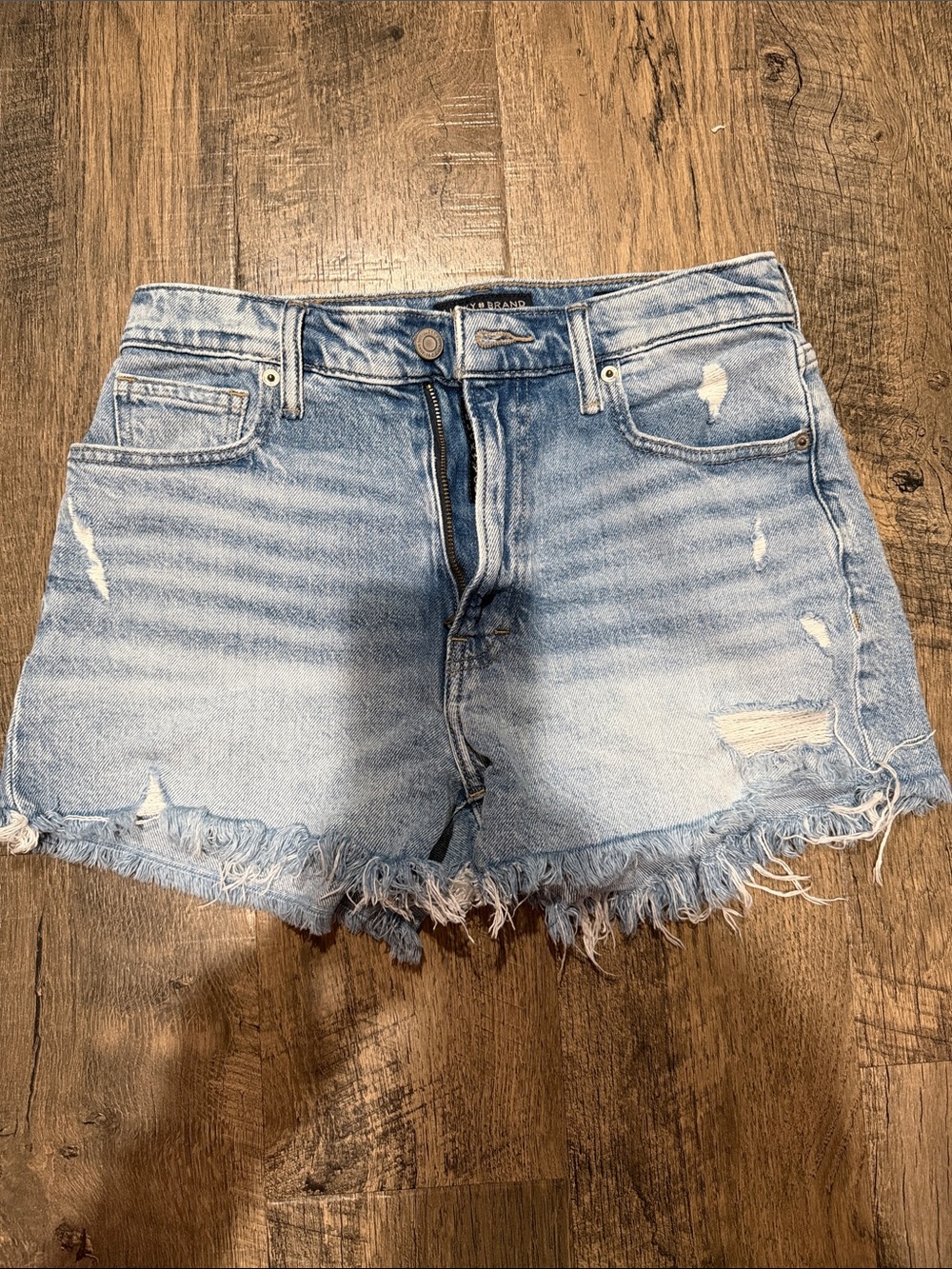 Lucky Brand Light Wash Distressed Denim Jean Short Size 2/26 Mom High Rise Short